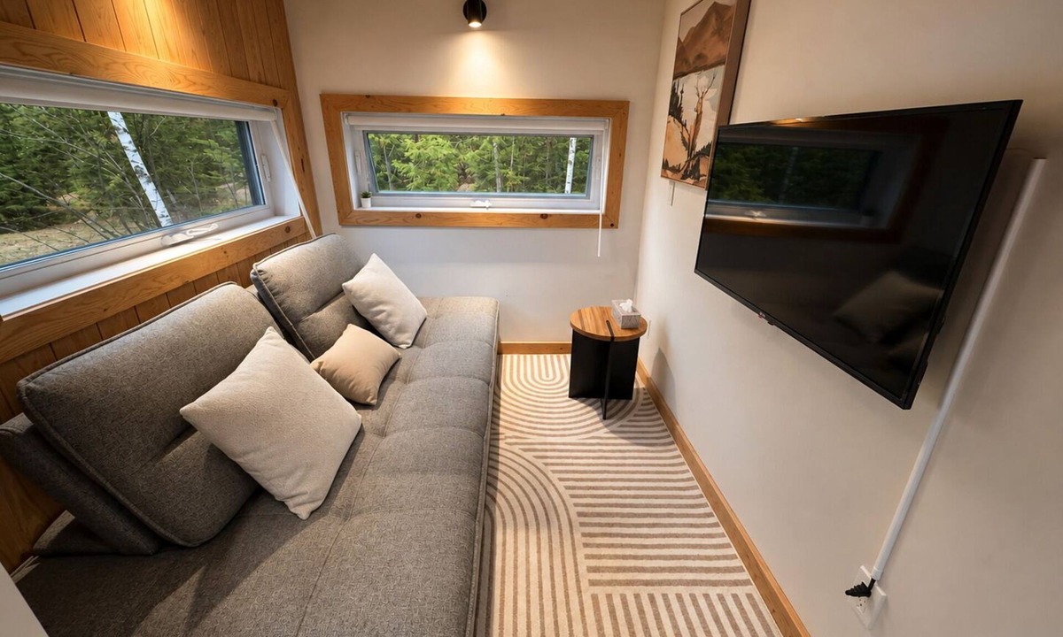 Sainte-Marguerite-du-Lac-Masson House | Lakeside Cabin Retreat with Beach, Kayaks, Fire Pit & Forest Trails