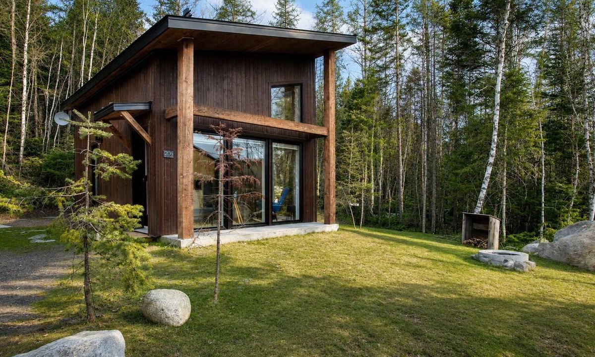 Sainte-Marguerite-du-Lac-Masson House | Cozy Lakeside Cabin Retreat with Beach, Kayaks, Fire Pit & Trails