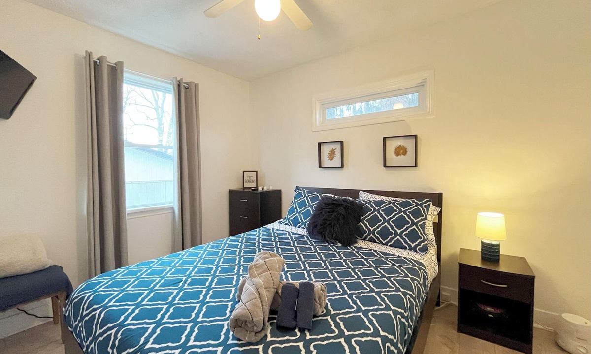 Port Dalhousie House | Charming Home in Coveted Port Dalhousie – Steps from the Lake!