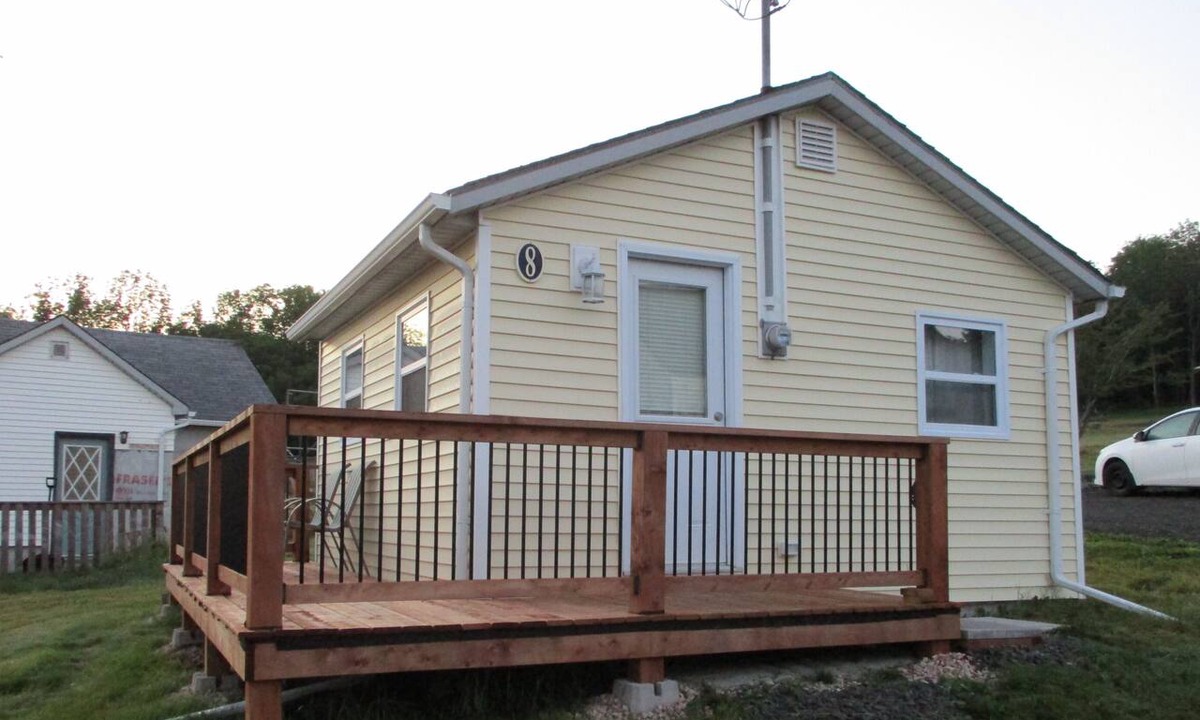 Clementsport Cabin | Cabin #8, small one bedroom cabin
