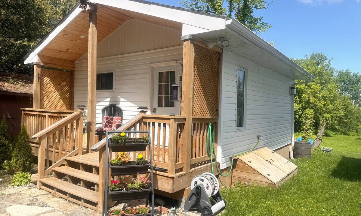 Waubaushene Cabin | Cabin Peace Georgian Bay on Tay Trail, Pre-Summer May/June Save 20%