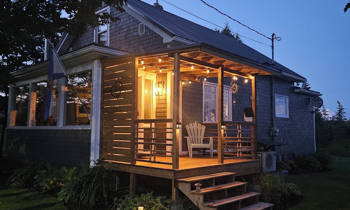 Tangier House | Camp Nova a Cozy Cedar-Clad Cottage in Scenic Tangier, Canada
