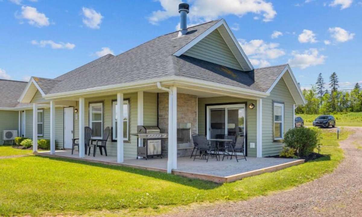 Stanley Bridge House | Cavendish Golf Villa - Minutes to the best courses and beaches!