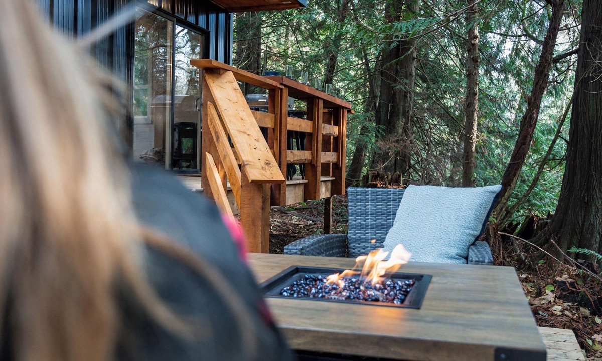 Regional District of Nanaimo Cabin | Cedar Forest Hideaway with Outdoor Shower & Hot Tub