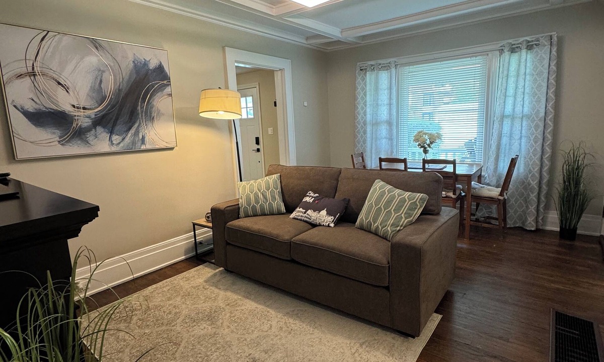 Niagara Falls Apartment | Century Home Apt 1BR - Niagara Falls