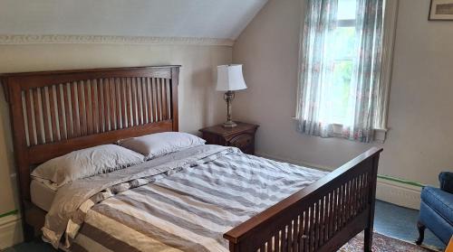 Glen Williams House | Century House on Quarter acre lot