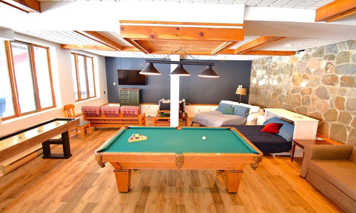 Saint Donat House | Chalet de l'Auberge: Lake with Beach, SPA & Billiards