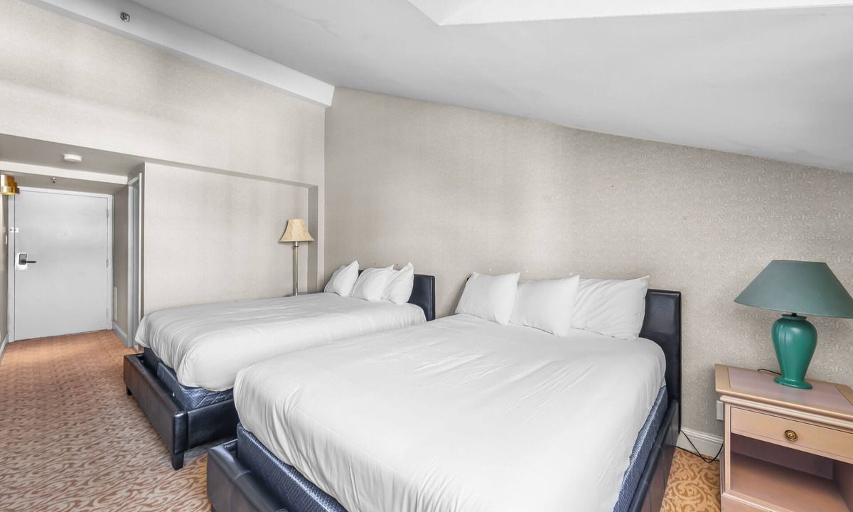 Saint-Sauveur Hotel | Chambre 2 Lits/Room 2 beds