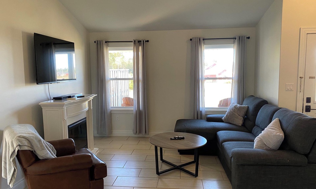 Stanley Bridge Villa | Charlee’s Haven Villa