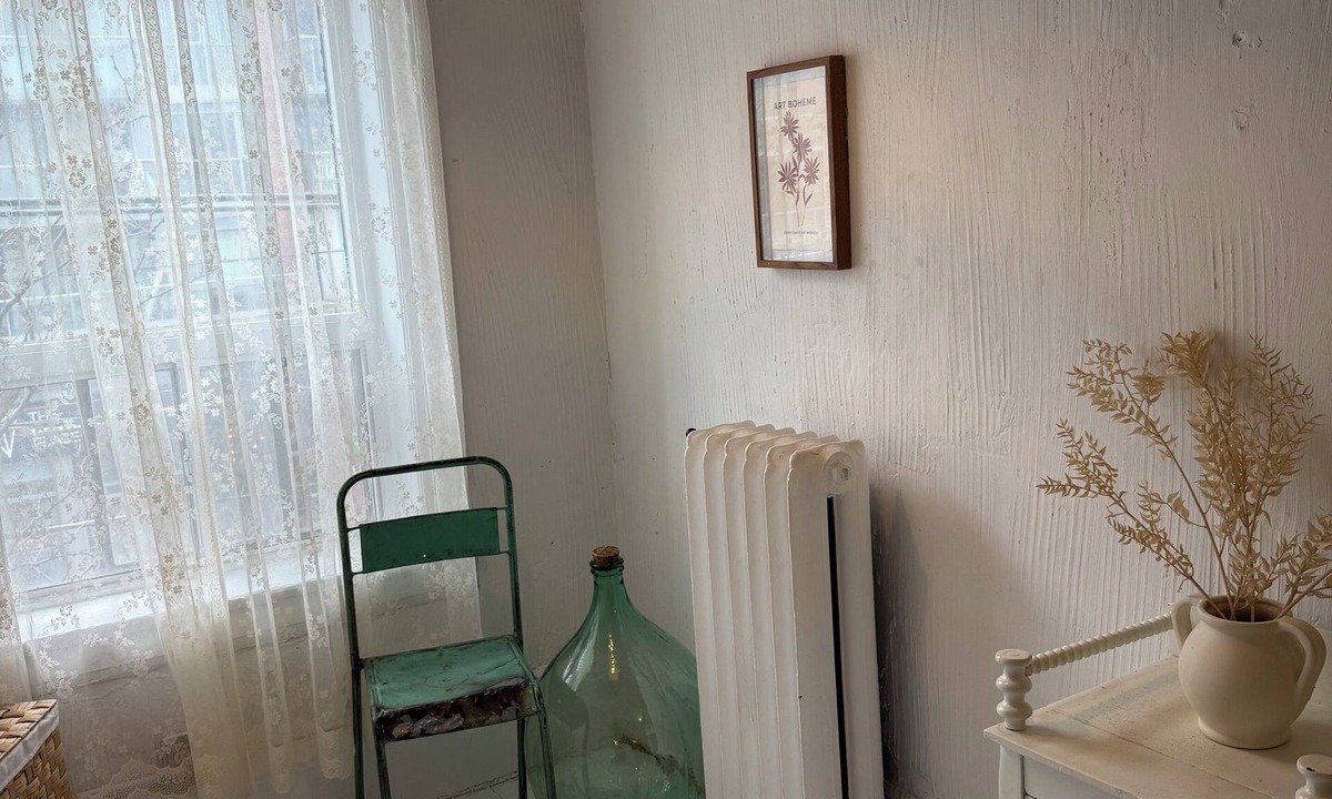 Little Portugal Apartment | Charming apartment on Queen St W and Ossington Ave near Trinity Bellwoods Park