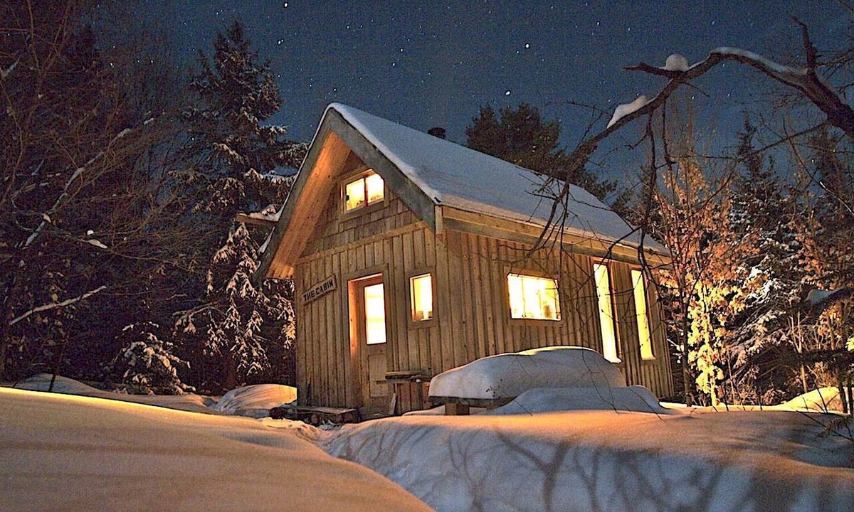 Unorganized Centre Parry Sound Cabin | Charming Cabin Rental on Deer Lake in Ontario, Canada