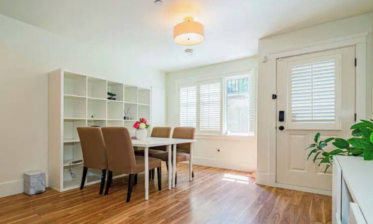 Dunbar House | Charming Garden-Level Suite in Dunbar | Sleeps 4 | Private Entry