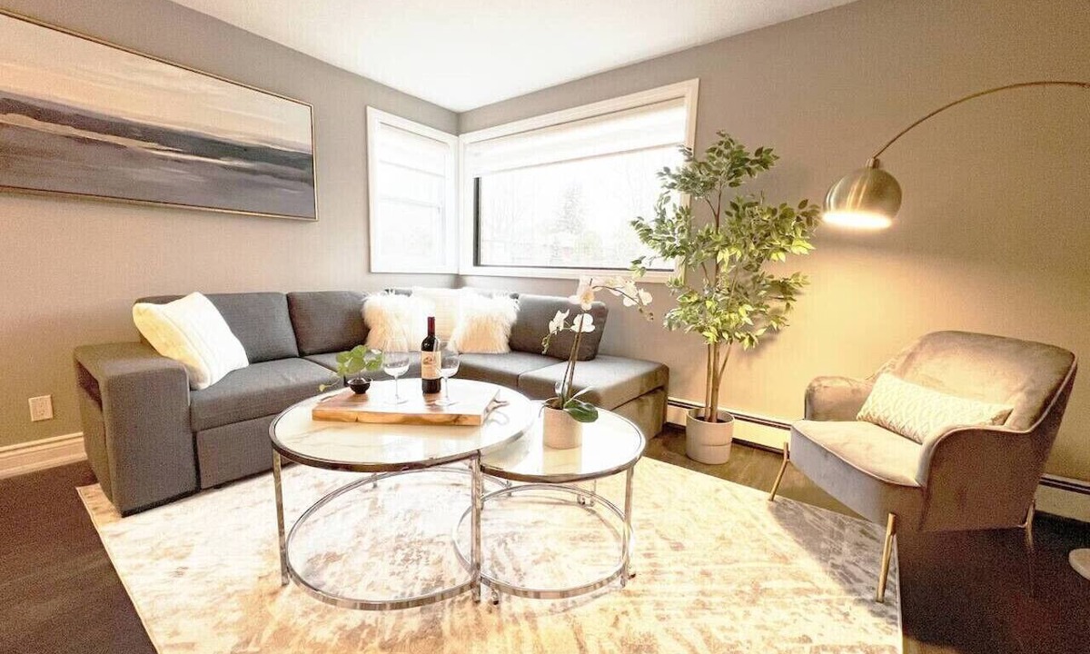 South London Apartment | Chic Stay | Walk to Covent Garden & Hyland Cinema