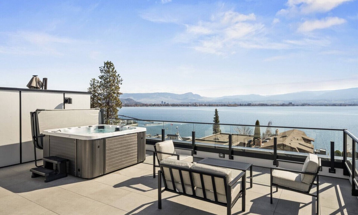 Central Okanagan Villa | Chic West Kelowna Escape: Hot Tub & Water Views
