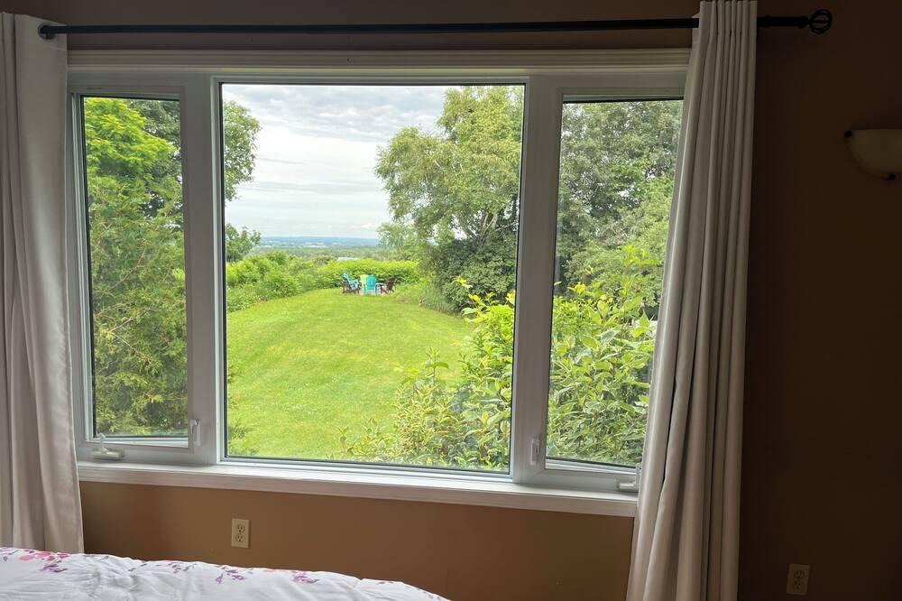 Clearview House | Close to Creemore, Wasaga, Mad River Golf, Blue Mtn!