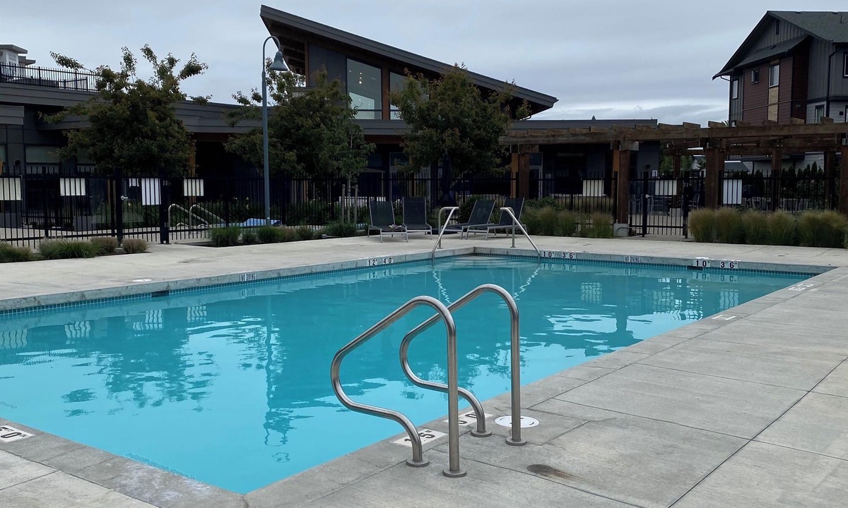 Tsawwassen Condo | Close to ferry terminal and a short drive to the airport or downtown Vancouver!