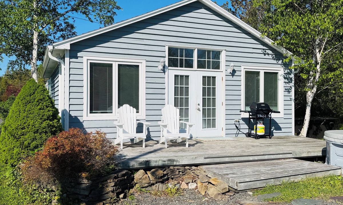 Baddeck Cottage | Coastal Cottage Overlooking Baddeck Bay