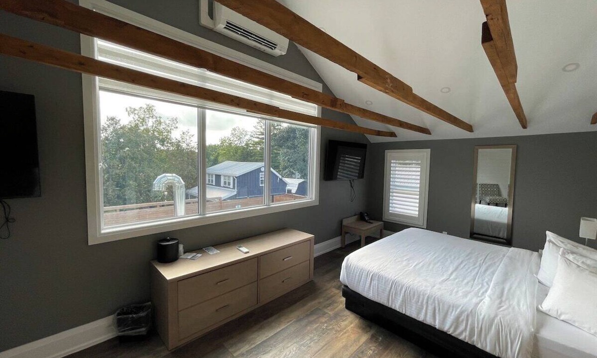 Grand Bend Hotel | Coastal Suites in Grand Bend