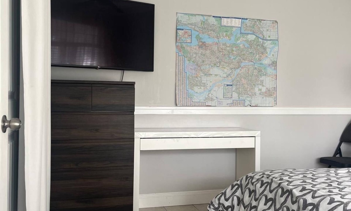Southwest Gordon Estate House | Comfortable and spacious bedroom in Langley!