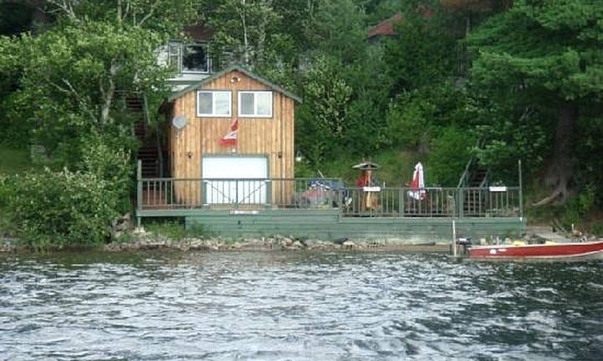 Algonquin Highlands Cabin | Comfortable Cabin Getaway near Algonquin Provincial Park in Ontario, Canada