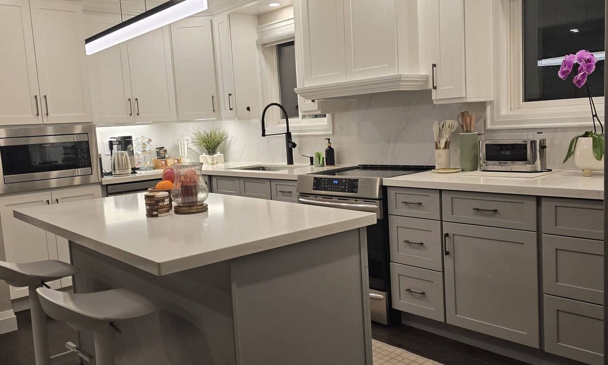 Cooksville House | Comfortable City Home