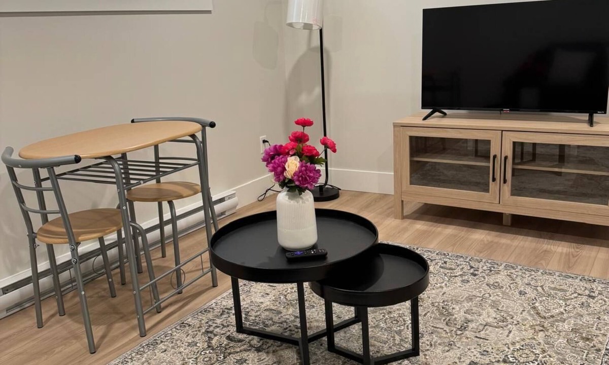Moncton Apartment | Comfy apartment is perfect for couples. It is close to magnetic hill & casino.