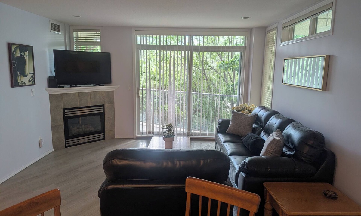 Cultural District Condo | Condo By the Lake-DB204