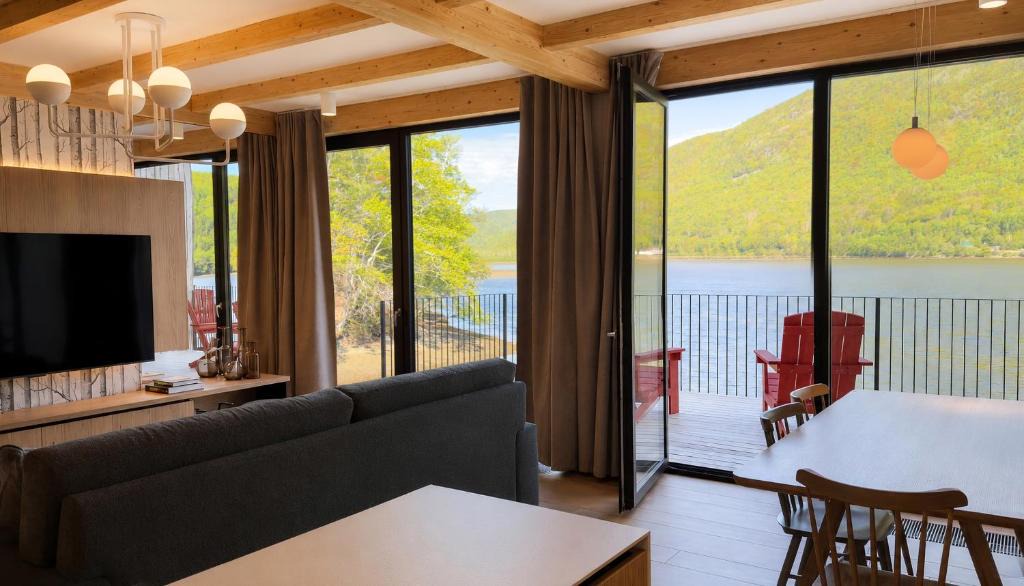 Ingonish Beach Resort | Cormorant Rock Chalets