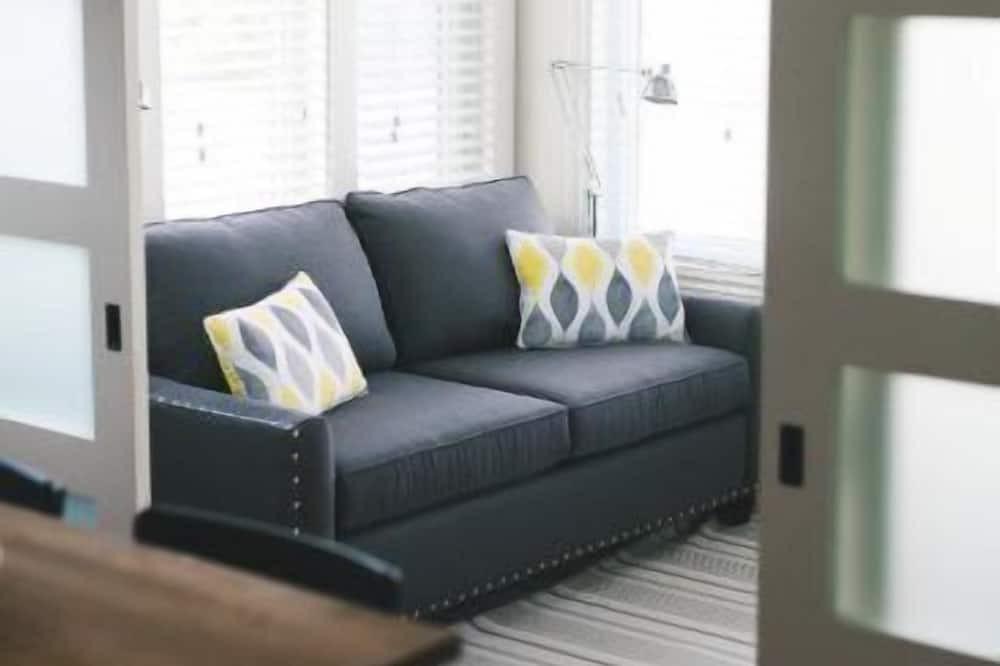 Wellington House | Corner Haven Main-Wellington PEC