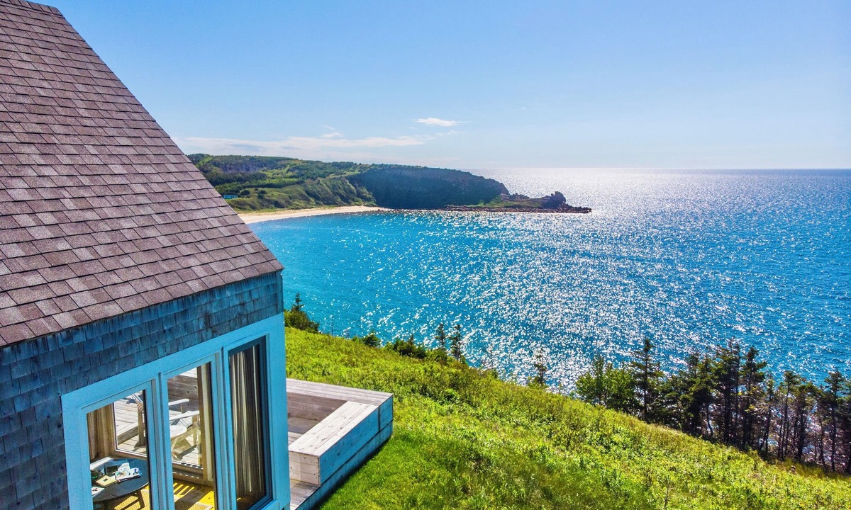 Chimney Corner Cottage | Cottage by Ocean with Stunning Views, 2 min. to beach, near Cabot Trail & Park
