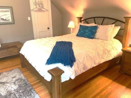 Stratford Bed & Breakfast | Cottage on Caledonia Bed & Breakfast