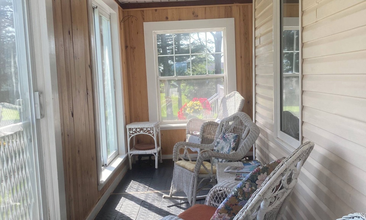 Lot 16 Cottage | Country 2-brm apt. 10km to S'side, Weekly or Monthly rental.