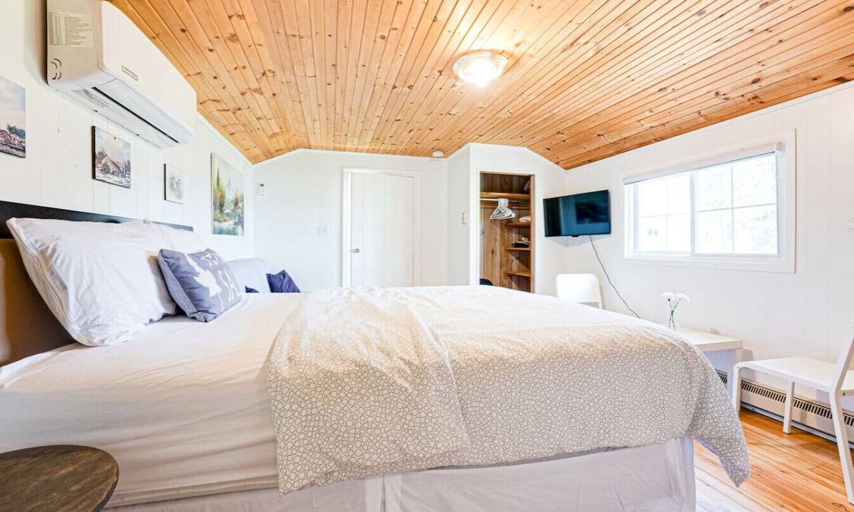 Magnetawan Cabin | Couples Beach Cabin On Lake Cecebe- Maijac Resort