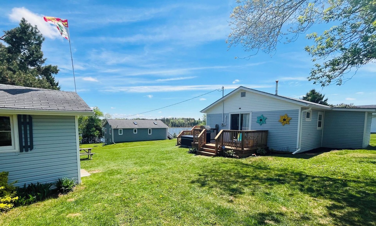 Mill River East Cottage | Cozy 2-bedroom cottage in lovely Mill River East with WiFi, AC