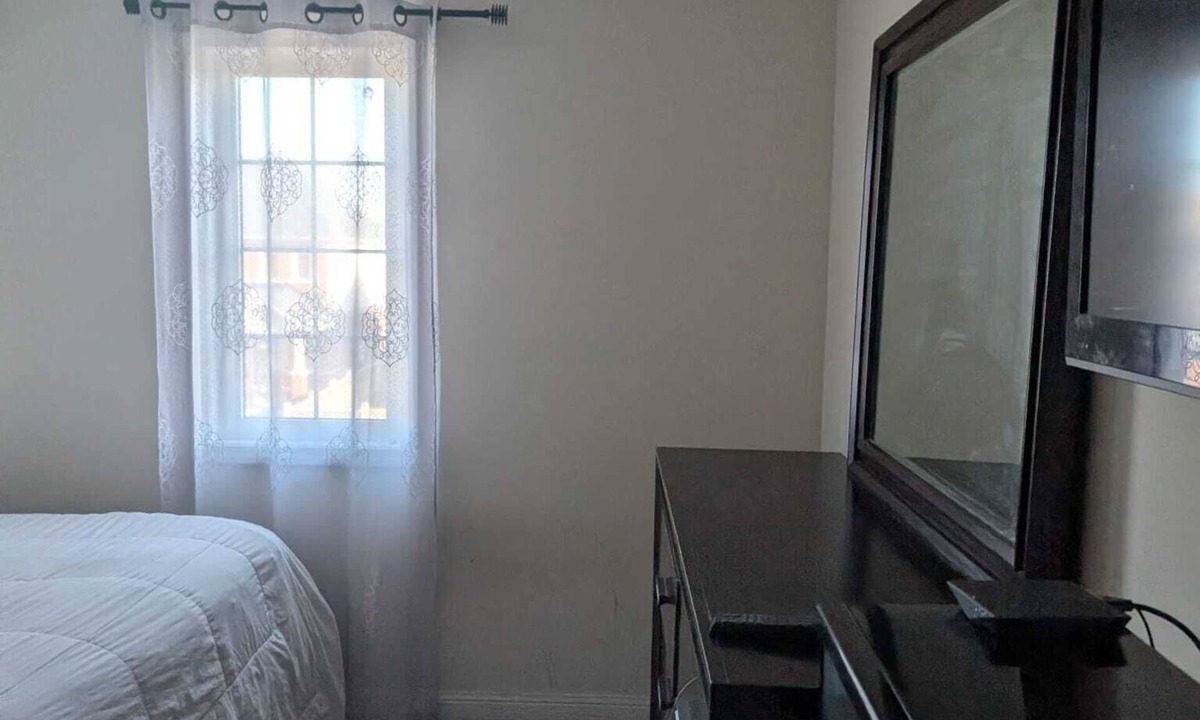 Bowmanville House | Cozy 2 bedroom stay in Clarington