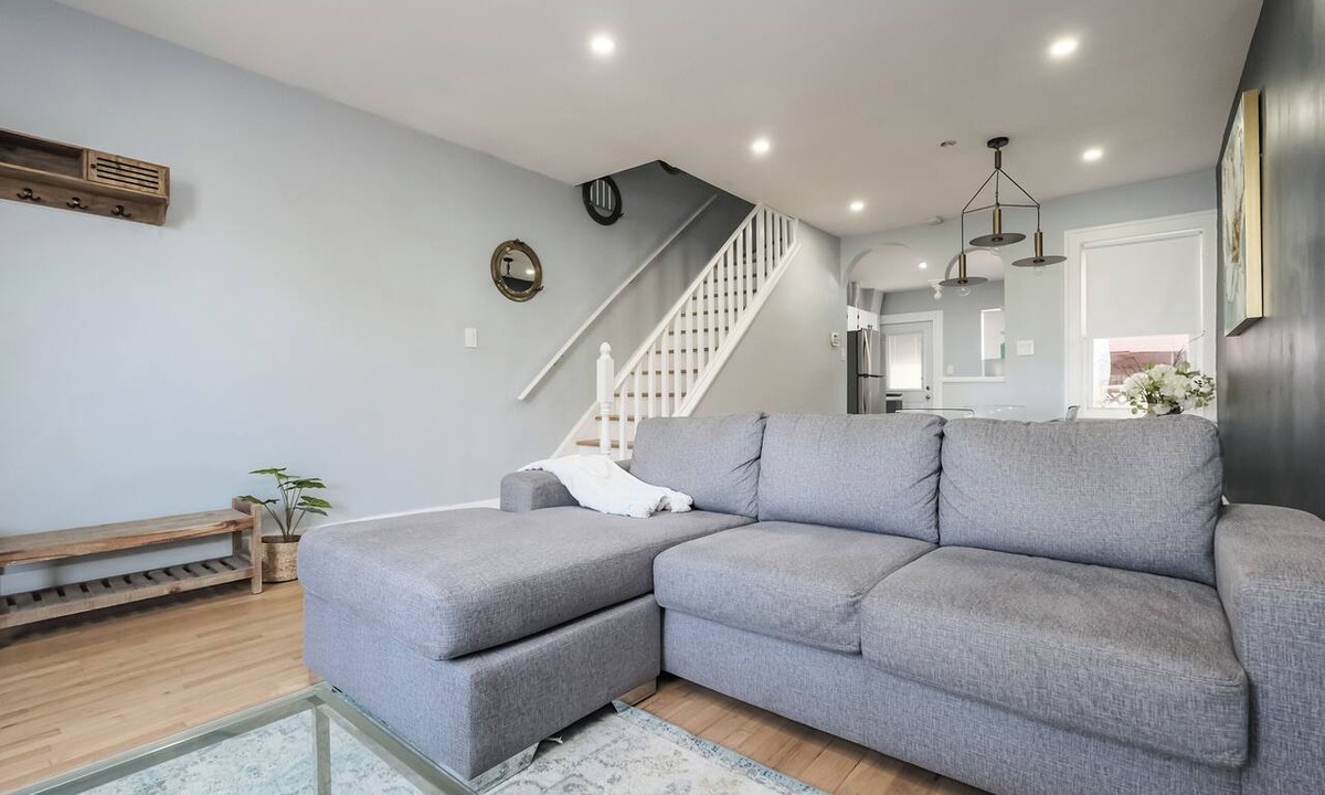 Bridgeview Apartment | Cozy 2bd with beautiful view of Detroit River