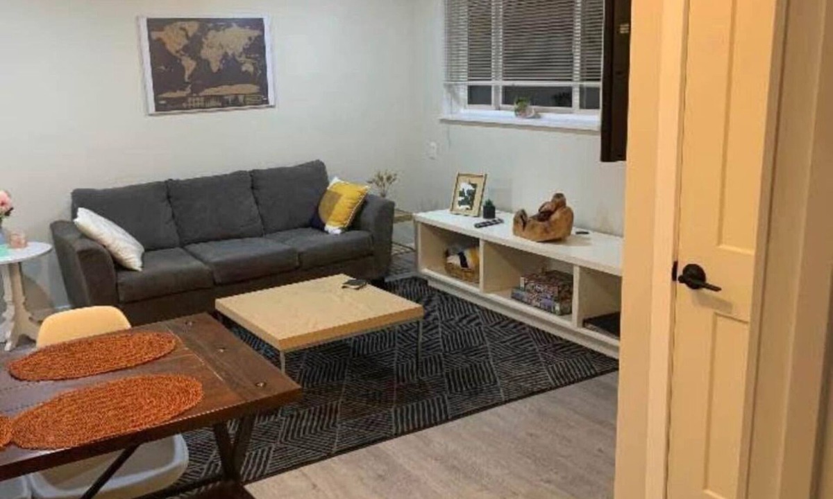 Riley Park Apartment | Cozy 2BR Basement Suite - MAJOR INTERNATIONAL SPORTING EVENT Ready & Easy Access