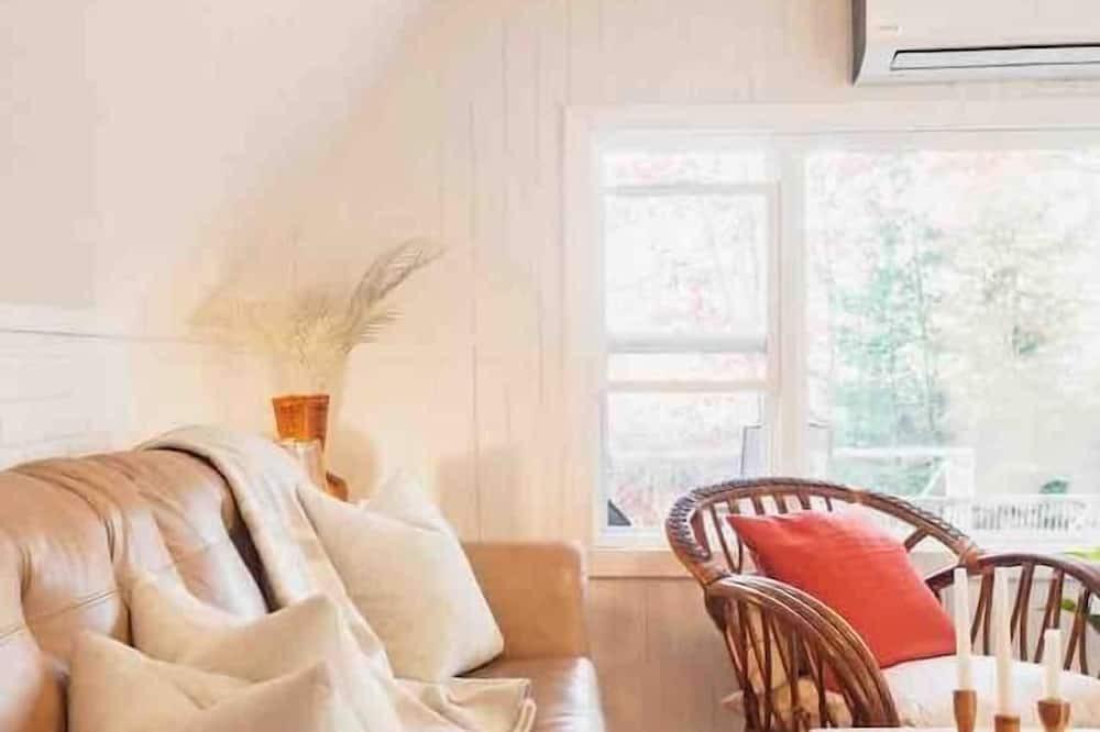 Annapolis Subdivision D House | Cozy A Frame on quiet East Lake