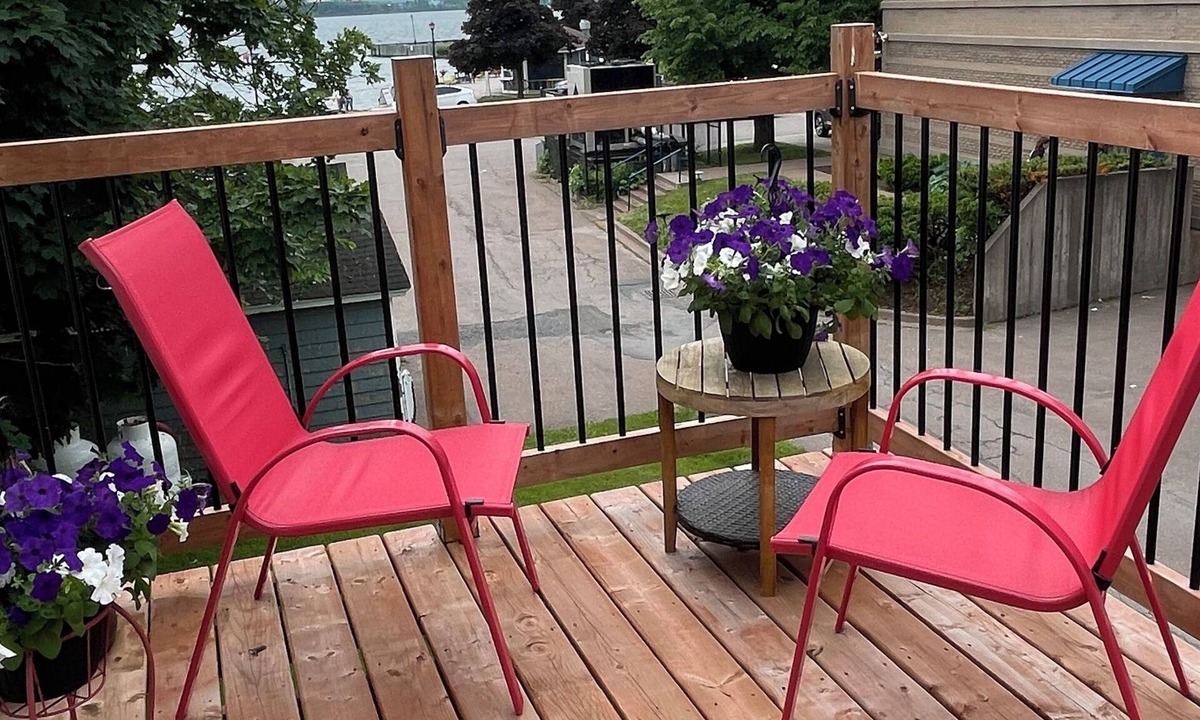 Pictou Apartment | Cozy apartment with a view of the harbour and water front