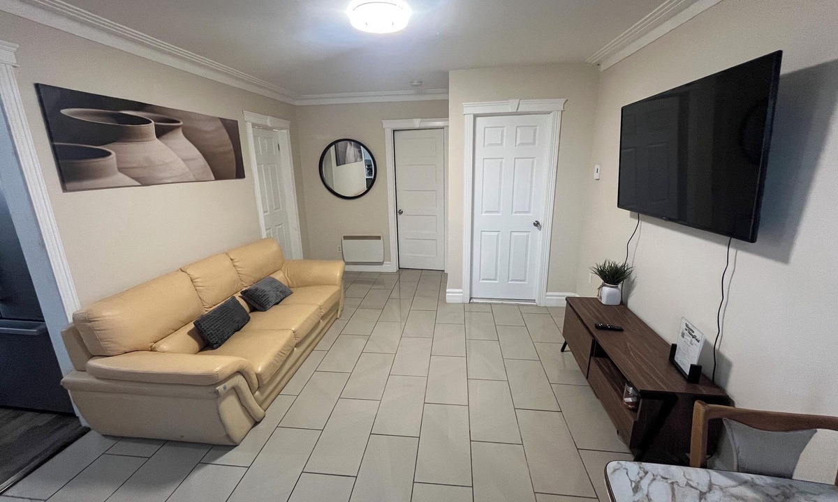 Salaberry De Valleyfield House | Cozy Private Stay In Valleyfield – Perfect for All Travelers