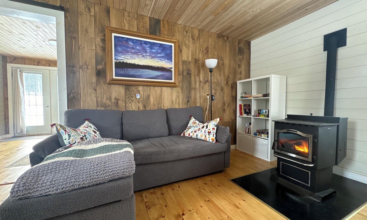 Glenfield Cabin | Cozy Cabin and Sauna in the Forest near Bon Echo Provincial Park