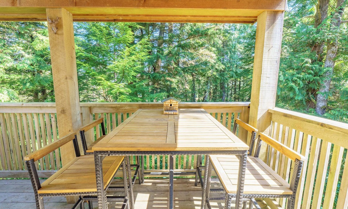 Ucluelet Cabin | Cozy Cabin Near Wild Pacific Trail & Beaches! The Squid Shack