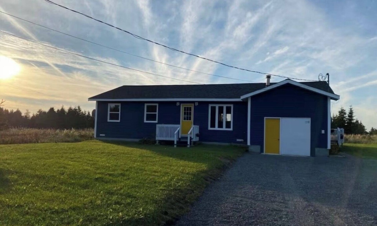 Cow Head Cottage | Cozy Cottage in Gros Morne - Cow Head, NL Sunset Lodging - Pet Friendly!