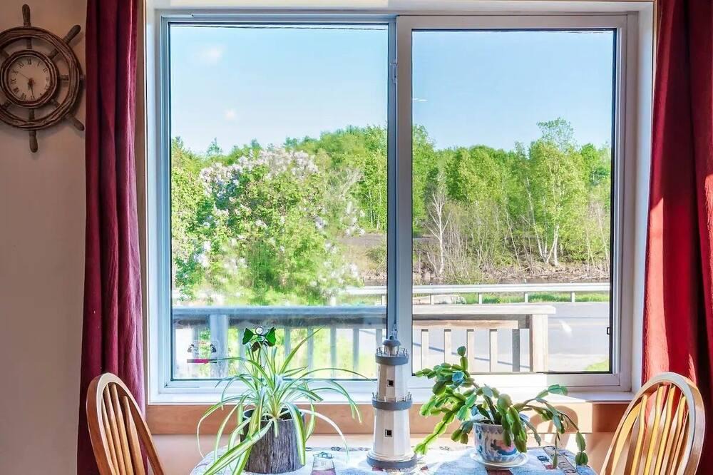 Britt House | Cozy cottage in the heart of Britt