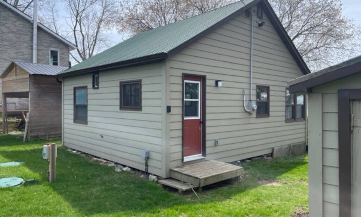 Millhaven Cottage | Cozy Cottage with all the amenities on Lake Ontario