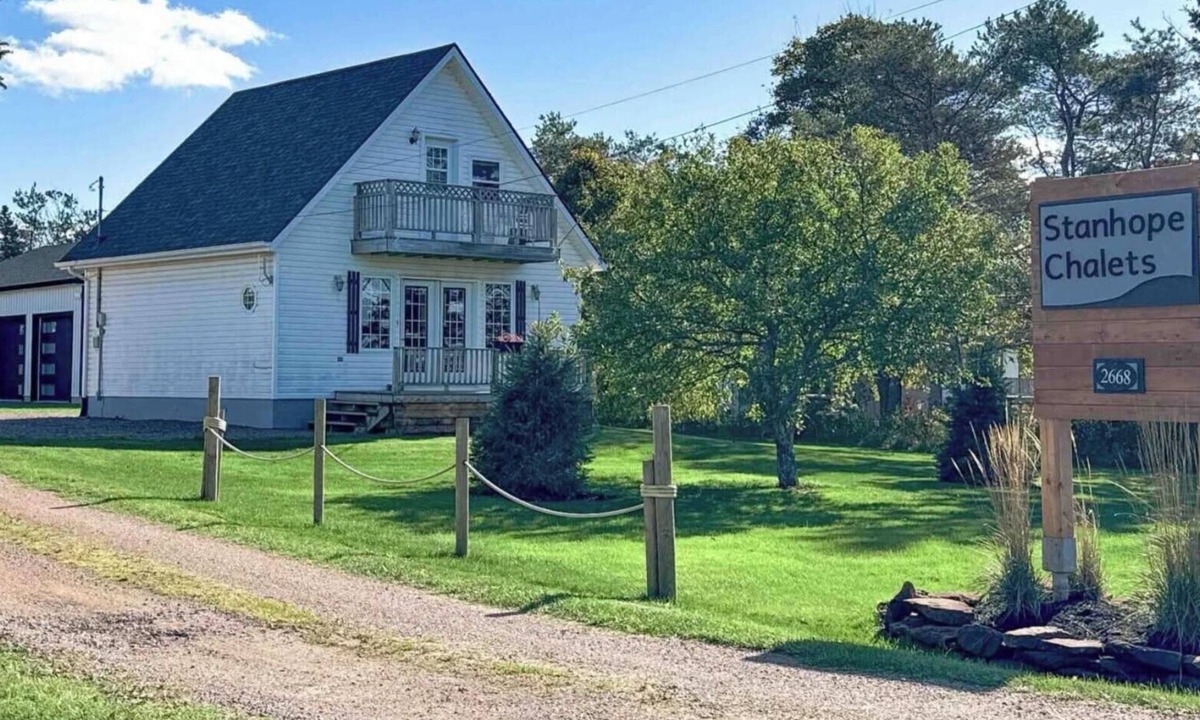York Cottage | Cozy House/Cottage, minutes to National Park & Golf Course
