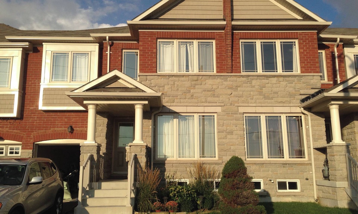 Richmond Hill House | Cozy & Modern Furnished Private House Hosted by a SuperHost!