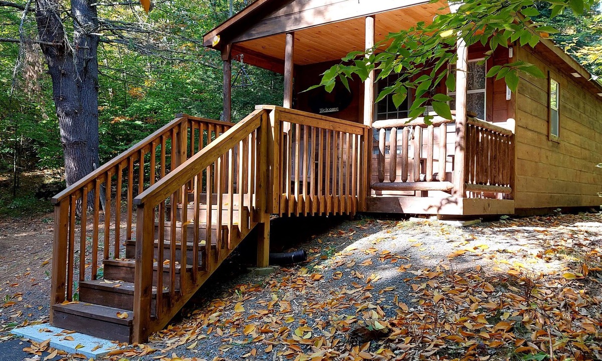 Havelock-Belmont-Methuen Cabin | Cozy off grid cabin tucked away in nature.