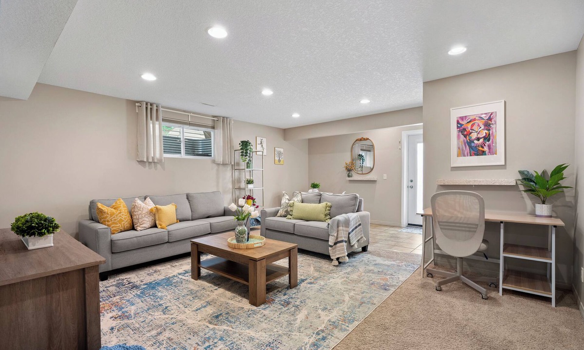 Panorama Hills Apartment | Cozy Panorama Hills Guest Suite | Private Entry | Near YYC Airport