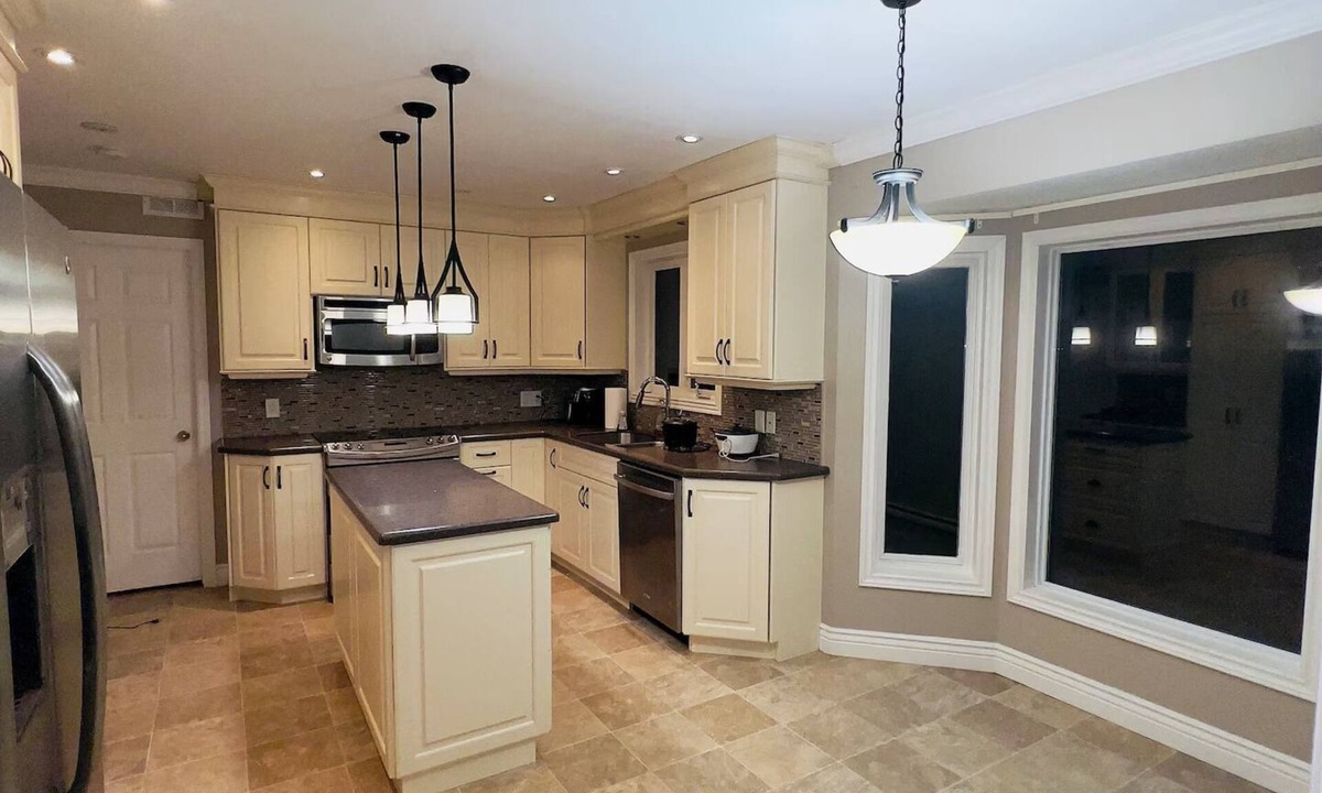 Mount Pearl House | Cozy Room: Nature, & City Life